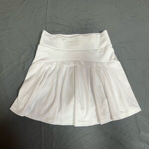 Werena White Pleated Athletic Skort – Size XS